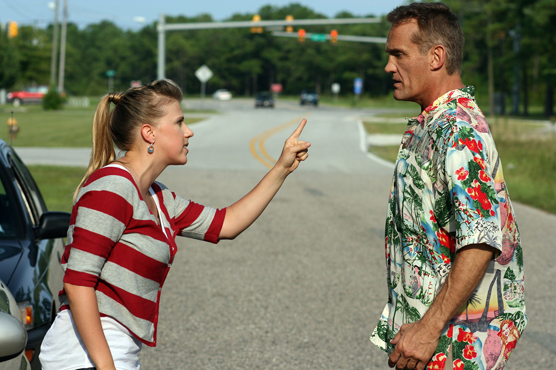 Jodie Sweetin and John Wesley Shipp star in Port City