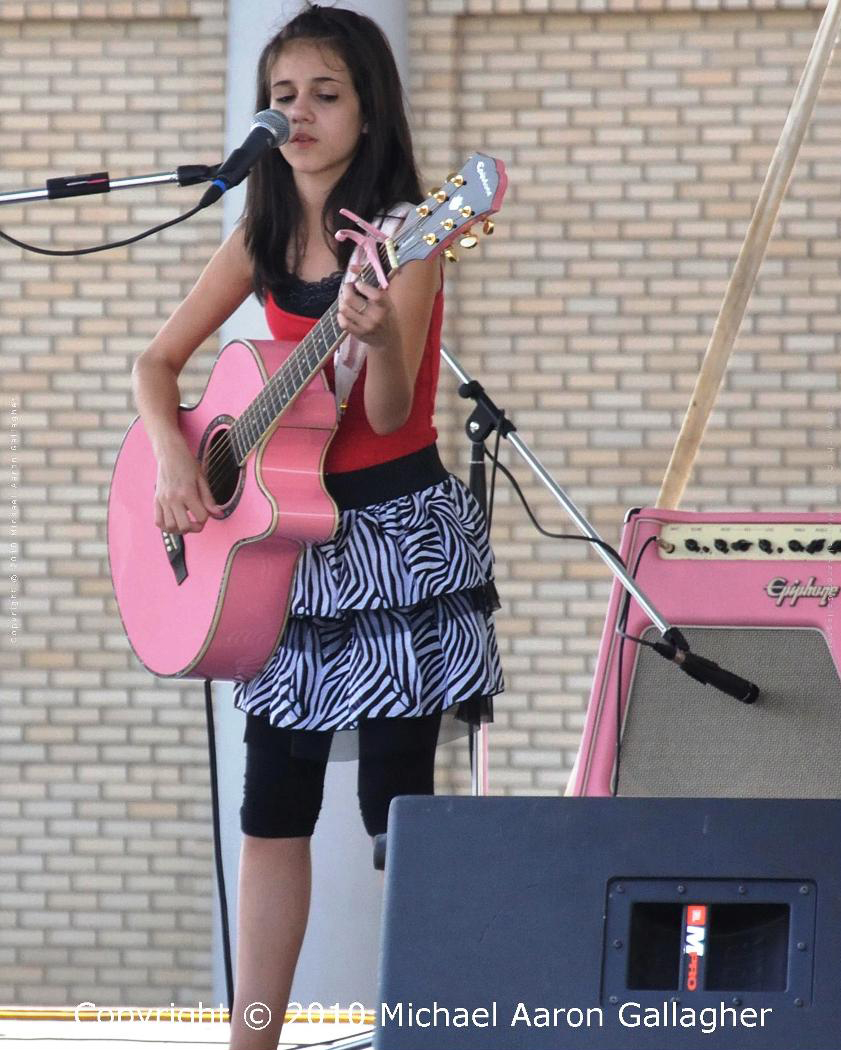 Aviella Winder performs at the New York State Fair by Michael Aaron Gallagher